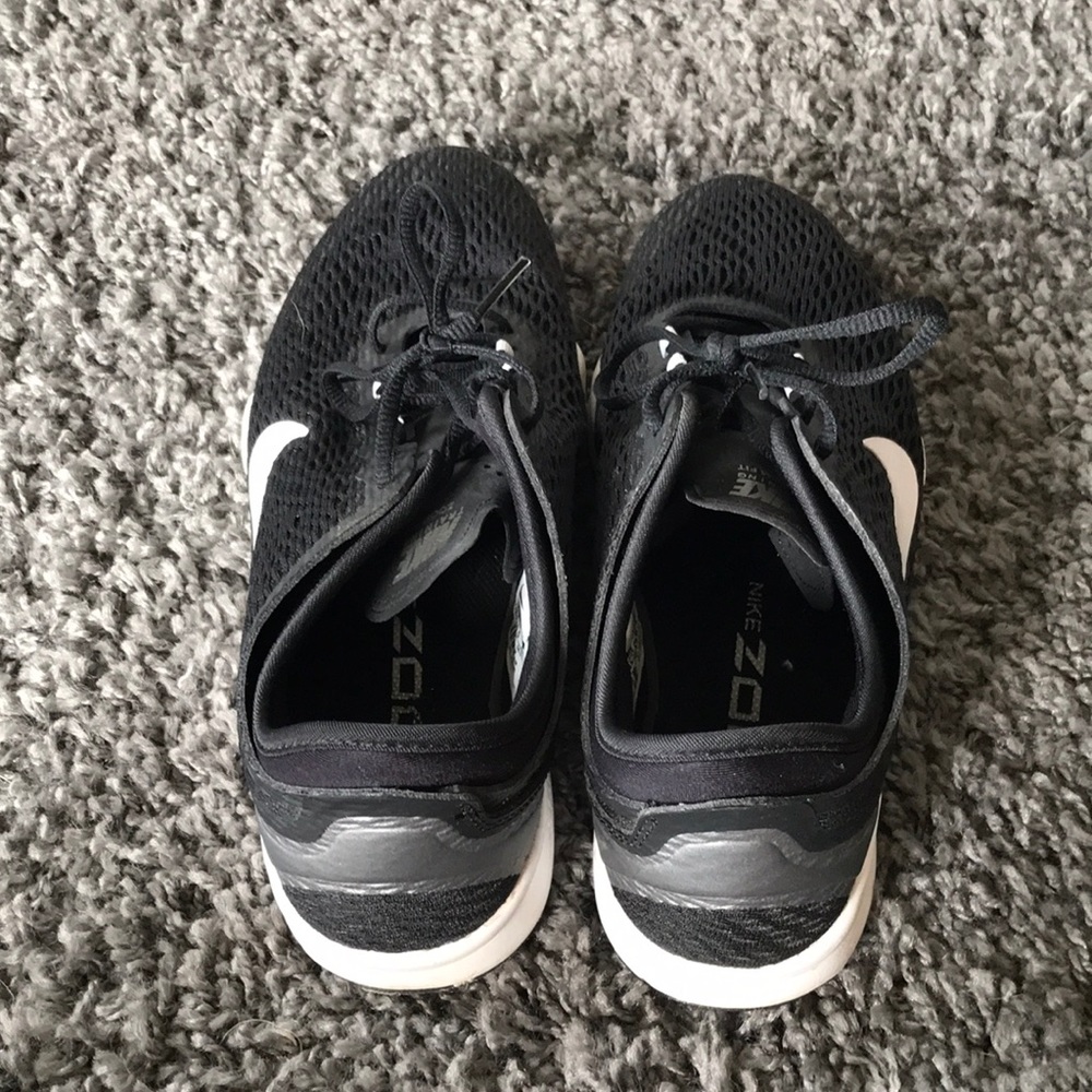 Running Shoes - Picture 3 of 5